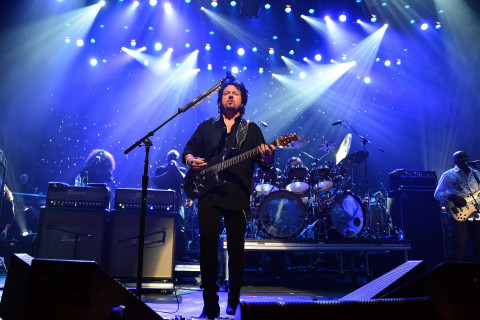 Toto tem faixa gerada por IA publicada indevidamente em sua página oficial no Spotify